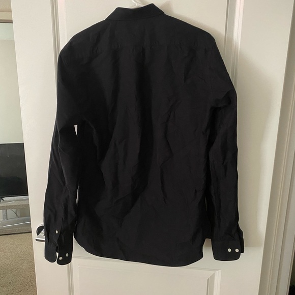 The Tie Bar The Modern-Fit Oxford Button up Black Shirt - Picture 3 of 5